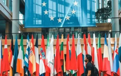 Idiomas para oposiciones: qué nivel y certificados piden Policía Nacional, Guardia Civil y otras oposiciones